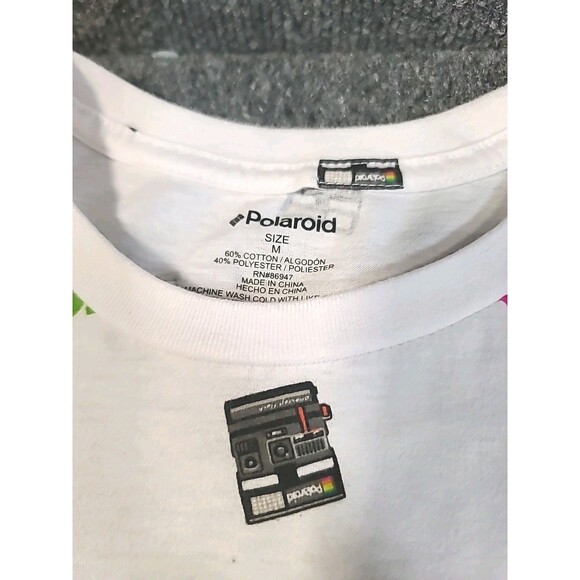 Polaroid Camera All Over Print Graphic TShirt Short Sleeve Size Medium - Picture 3 of 6